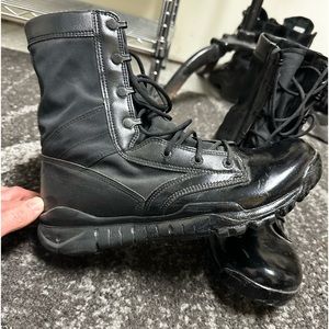 Black Nike Boots - hardly worn, like new.